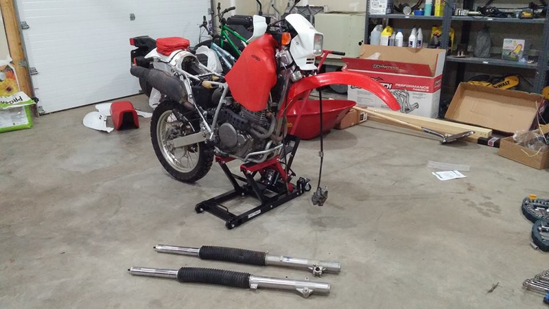 Illustration for article titled Flat Track XR650L: Shortening the Forks. Complete!